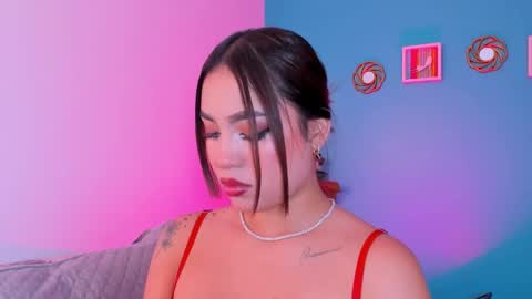 Snapshot of carolineegarcia chatting on February 21, 6:18 am CarolineeGarcia online show from February 21, 6:18 am