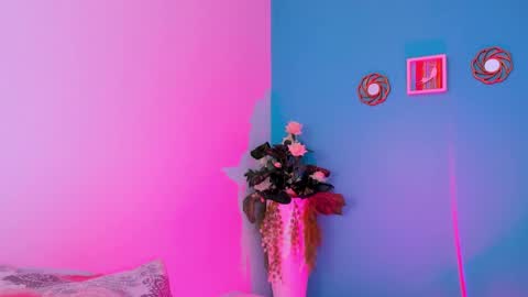 Snapshot of carolineegarcia chatting on February 25, 1:50 pm CarolineeGarcia online show from February 25, 1:50 pm