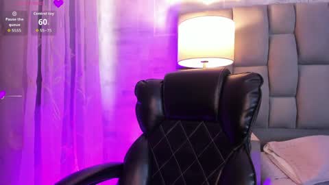 Caroline online show from May 11, 2:45 pm
