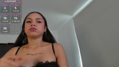 Caroline online show from May 18, 2:12 pm