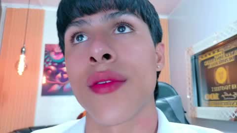 carolinejesh online show from March 10, 8:25 pm