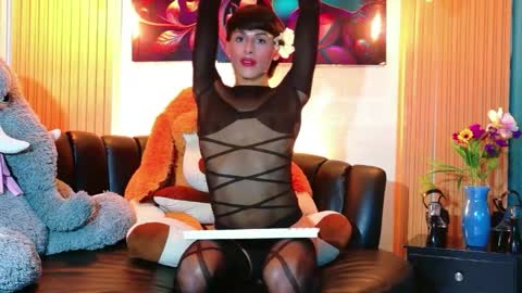 carolinejesh online show from May 5, 1:08 pm