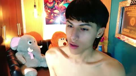 carolinejesh online show from May 10, 11:59 am