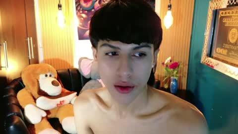 carolinejesh online show from May 15, 11:39 am