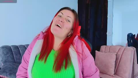 Snapshot of carolinhe_ chatting on October 3, 8:17 pm Carolinhe online show from October 3, 8:17 pm