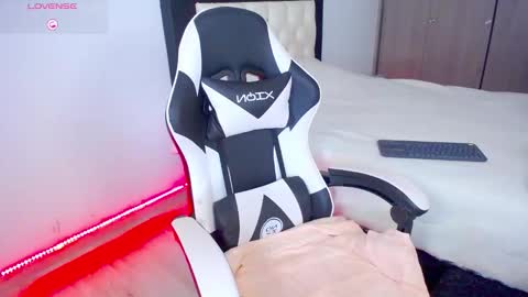 CarolinneFiotti online show from November 2, 8:22 pm