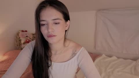 Snapshot of carpediem_x chatting on April 6, 12:19 am amelie online show from April 6, 12:19 am