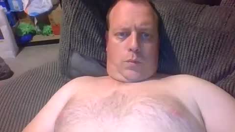 Snapshot of carpman777 chatting on April 1, 6:27 pm Hereforun online show from April 1, 6:27 pm