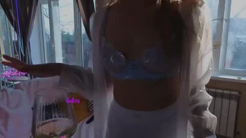 carriebradshawww online show from May 6, 9:14 am
