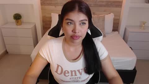 Snapshot of carriepink_ chatting on September 23, 12:08 pm carriepink_ online show from September 23, 12:08 pm