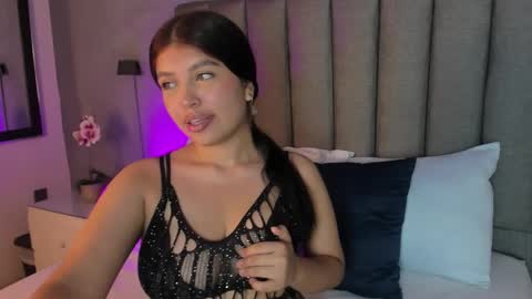 Snapshot of carriepink_ chatting on October 2, 11:50 am carriepink_ online show from October 2, 11:50 am