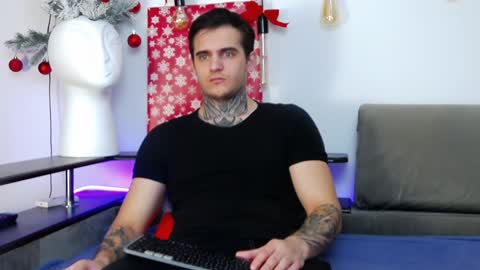 Snapshot of carter_reos chatting on December 17, 8:23 am Carter online show from December 17, 8:23 am