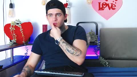 Snapshot of carter_reos chatting on February 6, 7:02 am Carter online show from February 6, 7:02 am
