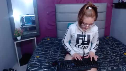 Snapshot of casandraroberthrs707 chatting on March 25, 8:15 pm casandraroberthrs707 online show from March 25, 8:15 pm