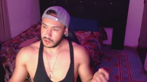 Snapshot of casas_oom chatting on October 5, 6:23 am online show from October 5, 6:23 am