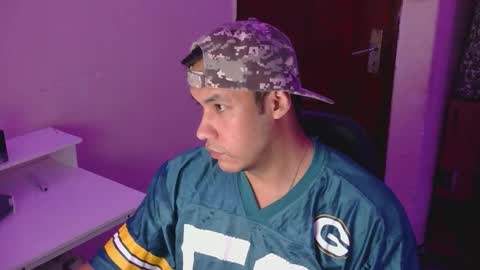 Snapshot of casas_oom chatting on January 11, 5:01 am online show from January 11, 5:01 am