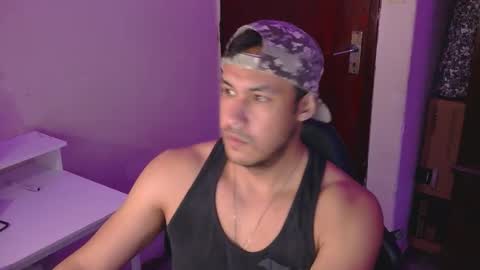 Snapshot of casas_oom chatting on January 18, 6:06 am online show from January 18, 6:06 am