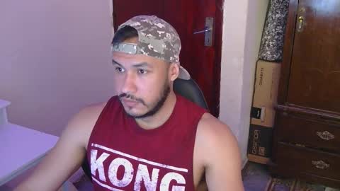 Snapshot of casas_oom chatting on February 14, 6:48 pm online show from February 14, 6:48 pm