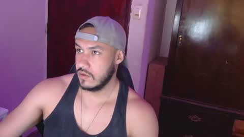 Snapshot of casas_oom chatting on August 4, 6:43 pm online show from August 4, 6:43 pm