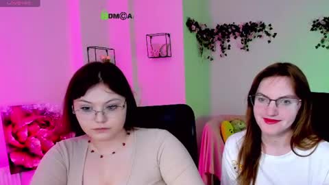 casey_meow_ online show from June 19, 7:06 pm