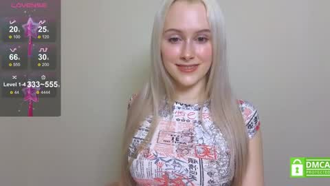 Snapshot of caseylabow chatting on December 4, 1:42 pm My name is Casey... Nice to meet you I will be happy to have funthumbs up please its important online show from December 4, 1:42 pm