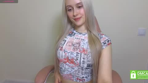 Snapshot of caseylabow chatting on December 4, 7:56 pm My name is Casey... Nice to meet you I will be happy to have funthumbs up please its important online show from December 4, 7:56 pm