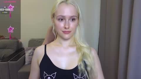 Snapshot of caseylabow chatting on October 11, 10:25 am My name is Casey... Nice to meet you I will be happy to have funthumbs up please its important online show from October 11, 10:25 am