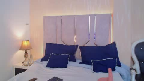 Snapshot of caseymoon chatting on February 22, 12:36 pm Casey online show from February 22, 12:36 pm