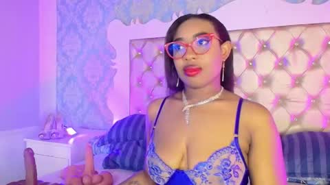 Snapshot of caseymoon chatting on March 7, 12:35 pm Casey online show from March 7, 12:35 pm