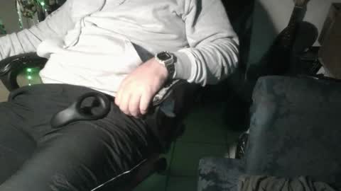 Snapshot of cashdroid chatting on October 21, 2:01 am Smashdroid online show from October 21, 2:01 am