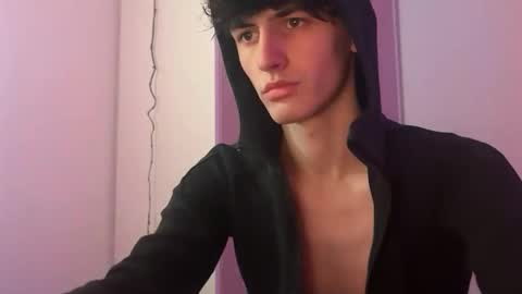 Snapshot of cashmasterparis chatting on February 2, 9:35 pm cashmasterparis online show from February 2, 9:35 pm