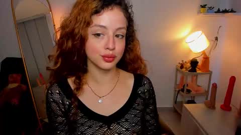 Snapshot of cassandra_caiin chatting on September 14, 1:43 pm Cassie online show from September 14, 1:43 pm