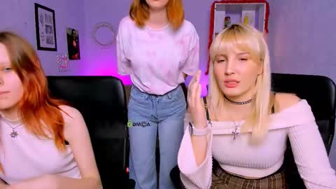 Snapshot of cassandra_nik chatting on March 24, 8:36 pm Cassandra online show from March 24, 8:36 pm