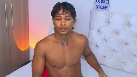 Snapshot of cassian_gold chatting on June 8, 2:01 am CASSIAN GOLD online show from June 8, 2:01 am