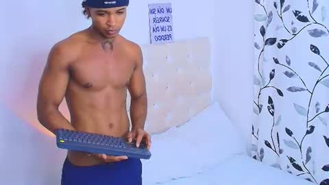 Snapshot of cassian_gold chatting on June 18, 4:57 am CASSIAN GOLD online show from June 18, 4:57 am