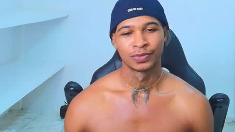 Snapshot of cassian_gold chatting on July 1, 3:19 am CASSIAN GOLD online show from July 1, 3:19 am