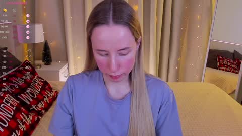 Cassie online show from December 19, 9:06 pm