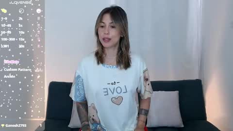 Susana independent model online show from April 6, 2:51 pm