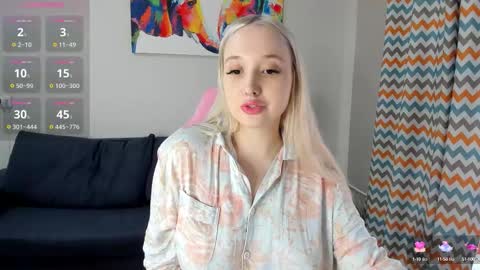 Snapshot of cassie_rosss chatting on September 14, 9:52 am Cassie Rosss online show from September 14, 9:52 am
