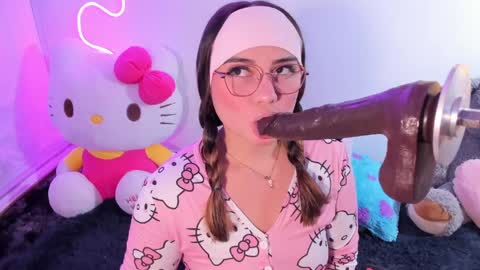 Snapshot of cassiebigass_ chatting on April 6, 4:41 pm Bela igzaii9r online show from April 6, 4:41 pm