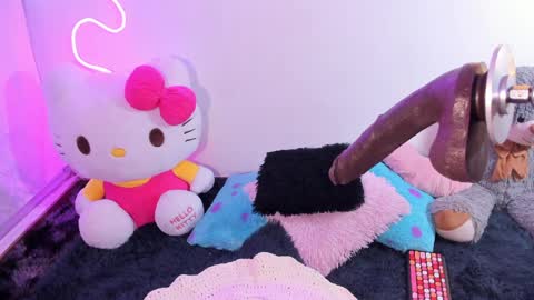 Snapshot of cassiebigass_ chatting on April 8, 1:00 pm Bela igzaii9r online show from April 8, 1:00 pm