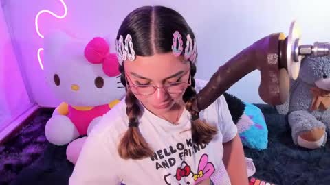 Snapshot of cassiebigass_ chatting on April 15, 7:21 pm Bela igzaii9r online show from April 15, 7:21 pm