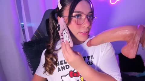 Snapshot of cassiebigass_ chatting on May 13, 9:22 pm Bela igzaii9r online show from May 13, 9:22 pm