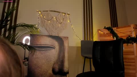 assie online show from January 30, 3:11 am