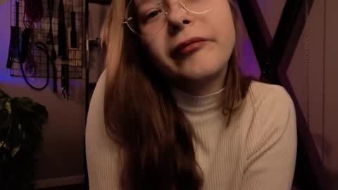 assie online show from November 27, 1:02 pm