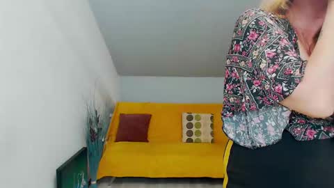 CassieJonas online show from December 9, 4:23 am