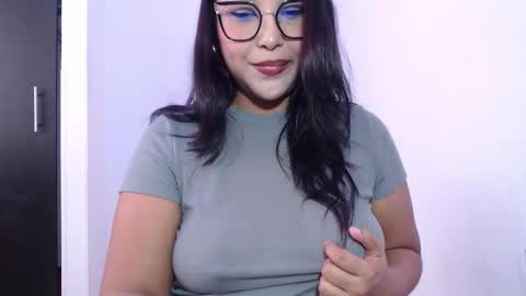 Snapshot of cassielenx chatting on February 10, 8:13 pm --------Independent model online show from February 10, 8:13 pm