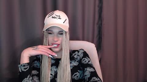 Cassie online show from December 9, 7:39 pm