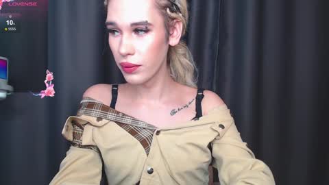 Cassie online show from January 8, 2:14 pm