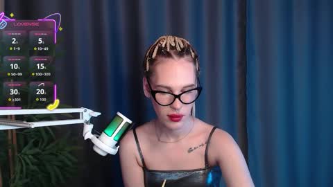 Cassie online show from December 20, 7:48 am